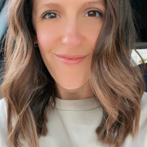 Meet your Posher, Nicole - Picture 1 of 1